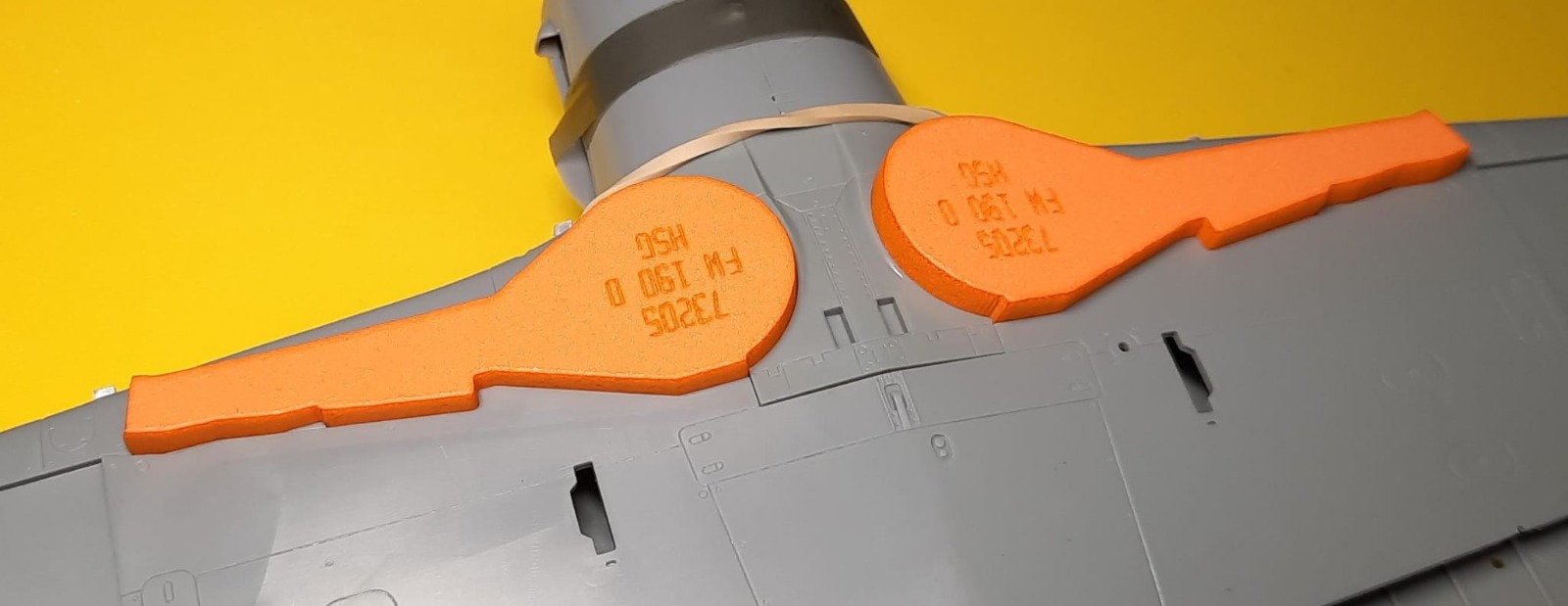 73205 1/32 Fw 190 D wheel bay plugs (for Hasegawa/Hobby 2000)