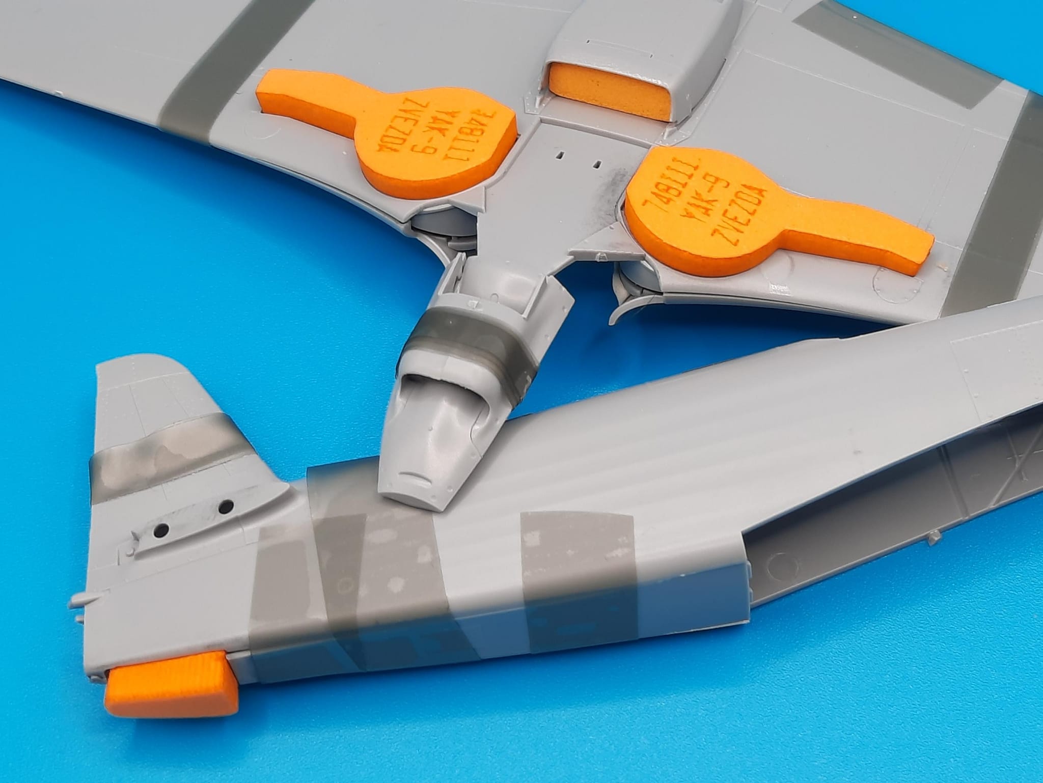 748111 1/48 Yak-9 wheel bay plugs (for Zvezda)