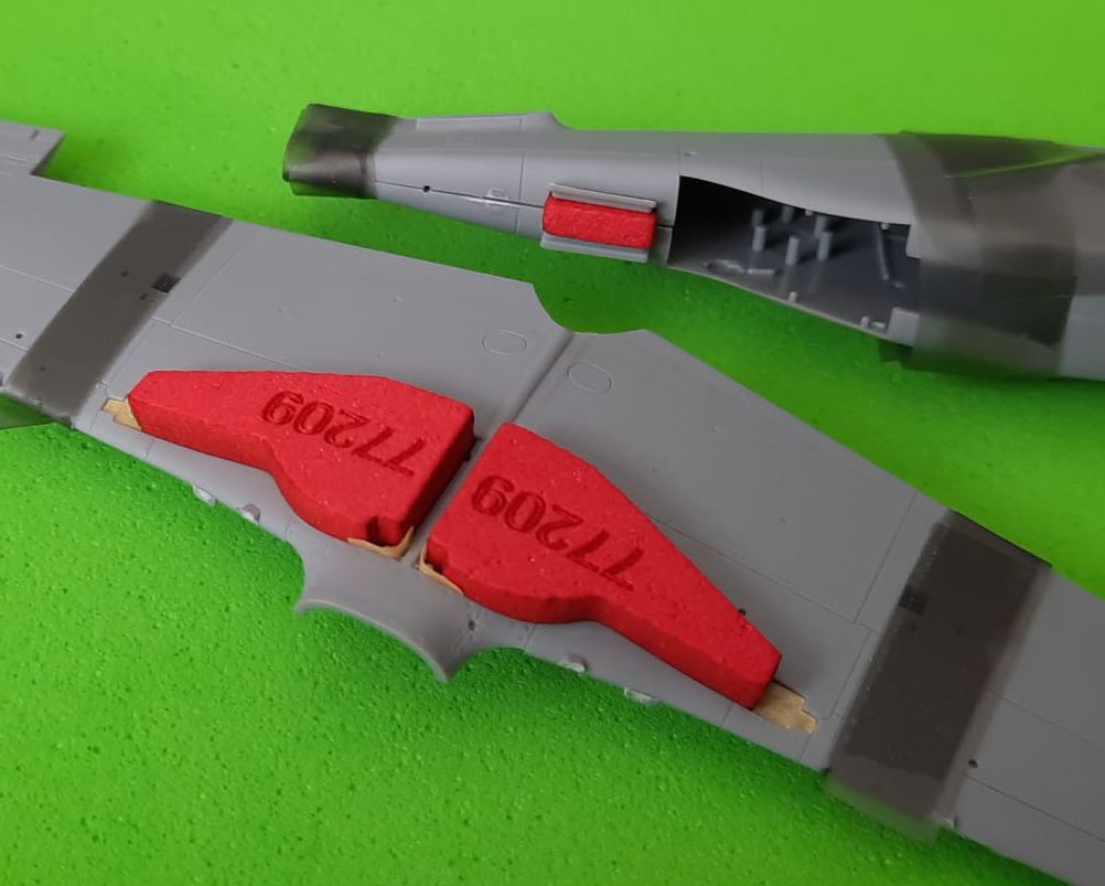 77209 1/72 P-51 B/C Mustang wheel bay plugs (for Arma Hobby)
